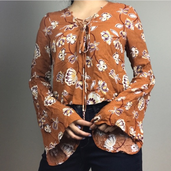Burnt orange bell sleeve blouse - Picture 5 of 8